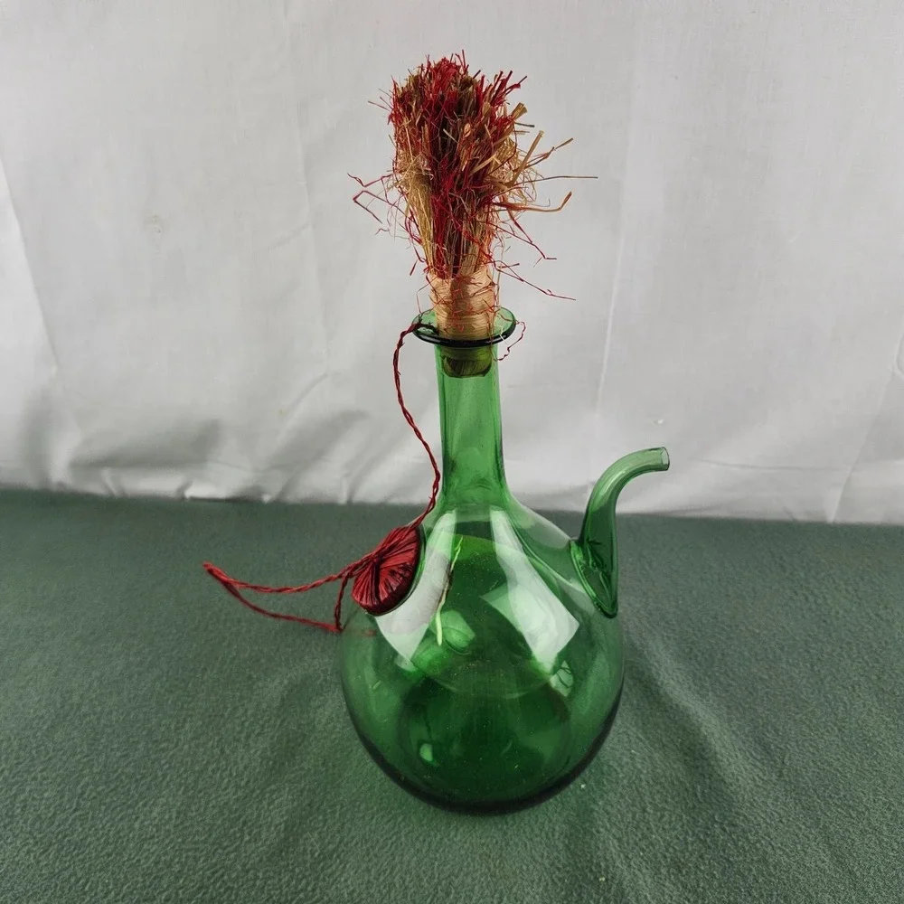 HAND BLOWN GREEN GLASS WINE DECANTER MADE IN ITALY 11